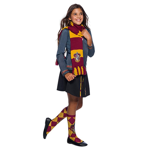 Mantelli, bacchette e scope